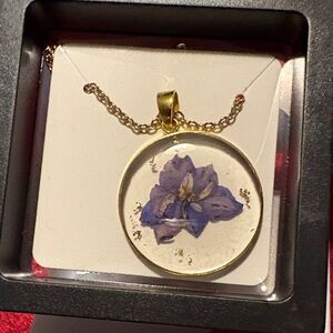 July birth month Gold Round Pendant Necklace with delphinium Pressed Flower new